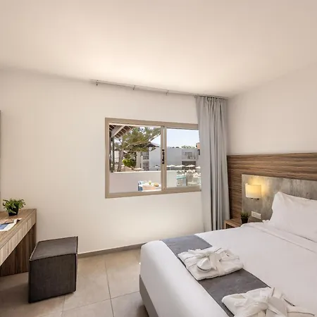 Kapetanios Aqua 4* Κόλπος των Κοραλλιών